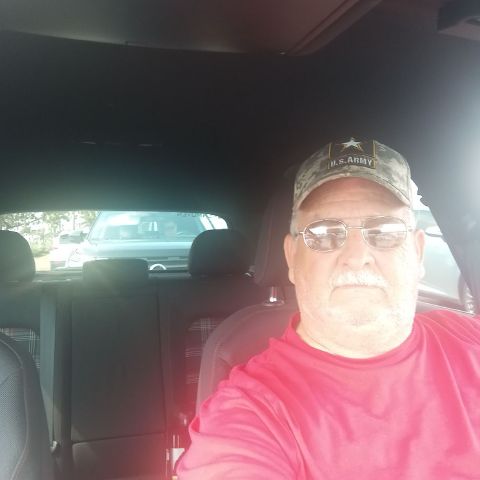 Gregi57 is Single in Cape Coral, Florida, 3