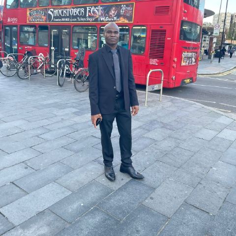Eric_2022 is Single in London, England, 3