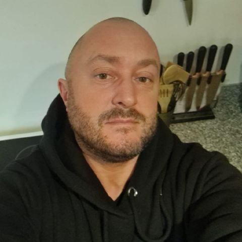 Charlie1976 is Single in Glenrothes, Scotland