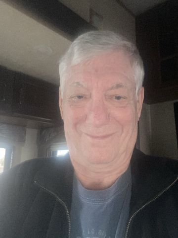 DeweyF is Single in Bloomington, Minnesota, 6