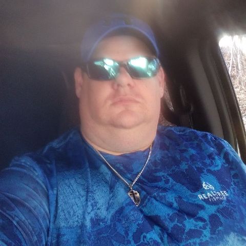 Mike9151 is Single in Clyde, North Carolina, 1