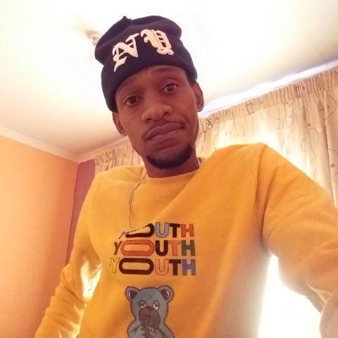 Simphiwe28