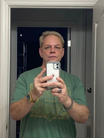 slorr is Single in Palmetto, Florida, 5