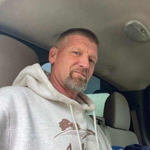 Thomas812 is Single in Solsberry, Indiana, 1