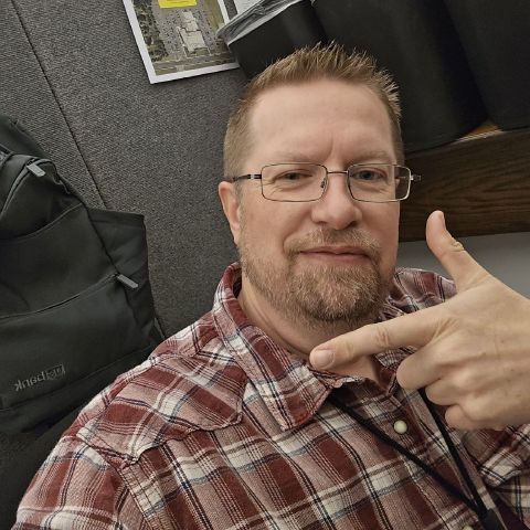 ShaneK is Single in MARSHALL, Minnesota, 5