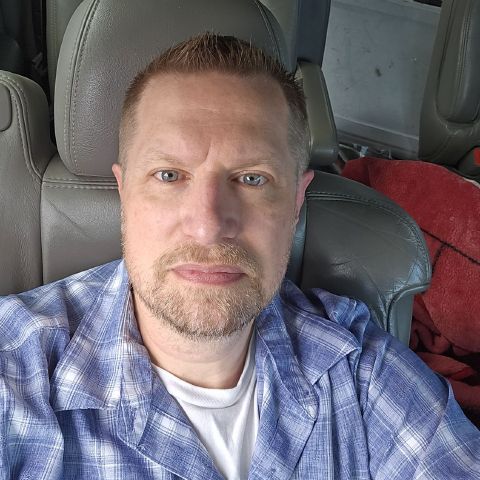 ShaneK is Single in MARSHALL, Minnesota, 8