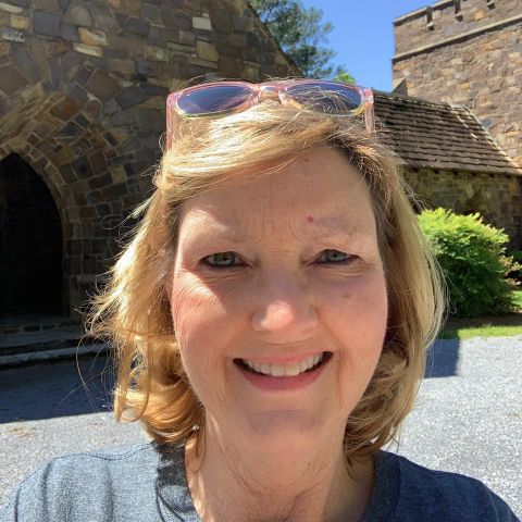 ChristyTrem is Single in Newtown, Connecticut
