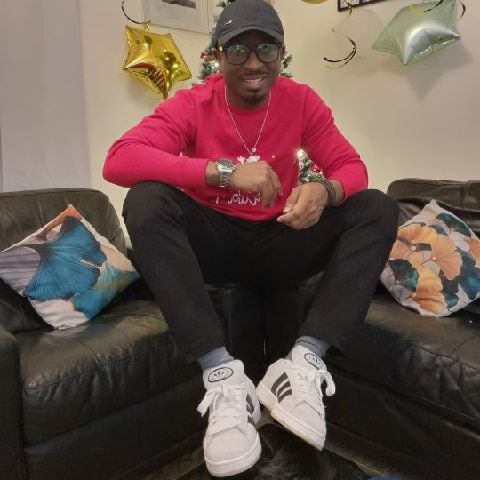 Lawrence181 is Single in Chesterfield, England, 3