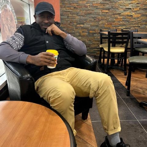 Lawrence181 is Single in Chesterfield, England, 4