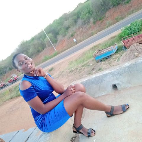 Ceey1