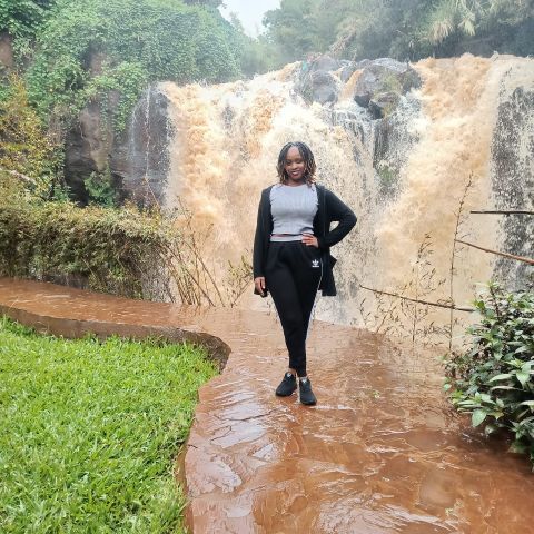Mwende2546