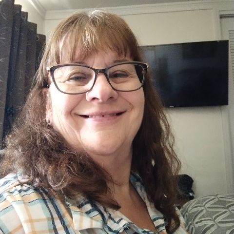 Susie64 is Single in Shafter, California, 1