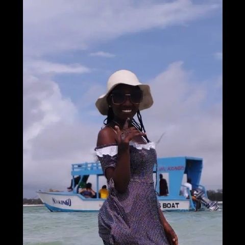 Caroline3300