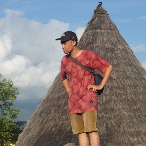 RIKARDUS_SUWANDI is Single in Ruteng, Nusa Tenggara Timur, 1