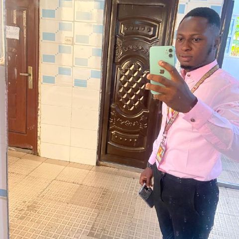 Kevwe is Single in Manchester, England, 5