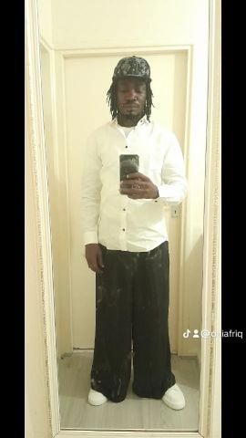 Oni1 is Single in Greater Manchester, England, 3