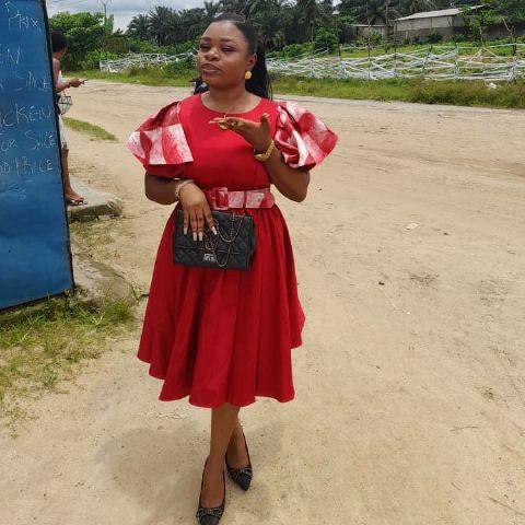 Leopoldine is Single in Douala, Littoral