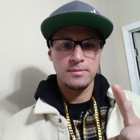Marcos35vob is Single in Barstow, California, 3