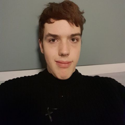 Theo1234 is Single in Canterbury, England