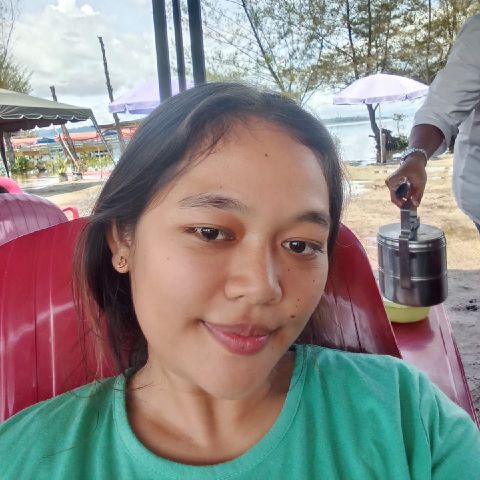 emelia_tarigan