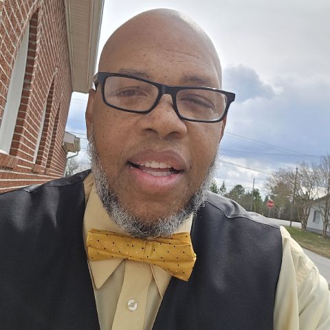 Adrian7357 is Single in South Hill, Virginia, 8