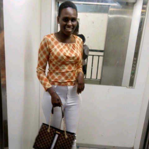 ESTHER5832