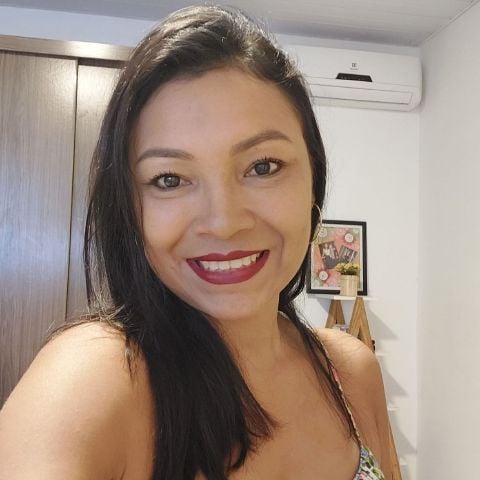 Alzira is Single in Parintins, Amazonas