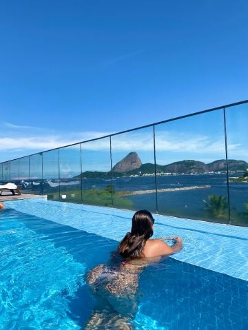 Thaci is Single in Rio de Janeiro, Rio de Janeiro, 2