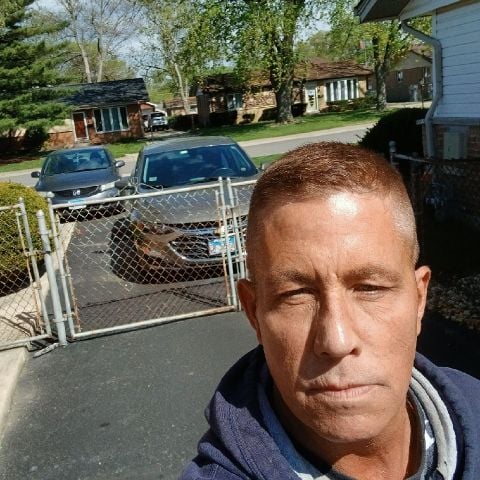 Danny777446 is Single in Crestwood, Illinois