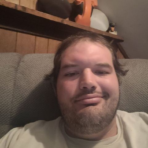 DavidD24 is Single in Clinton, Tennessee