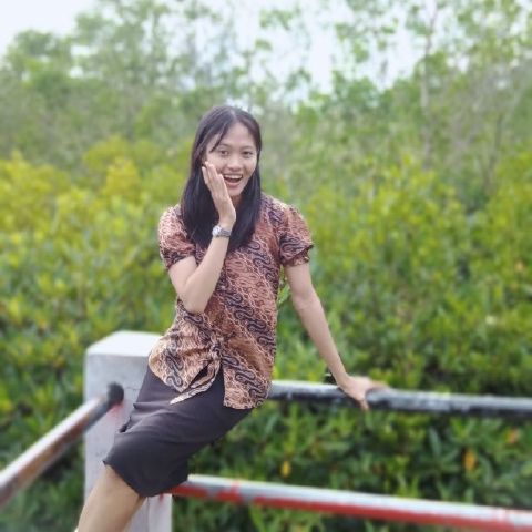Silvyn is Single in Karanganyar, Jawa Tengah (Djawa Tengah), 2