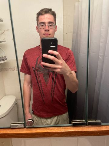 LeviP17 is Single in Superior, Wisconsin, 2