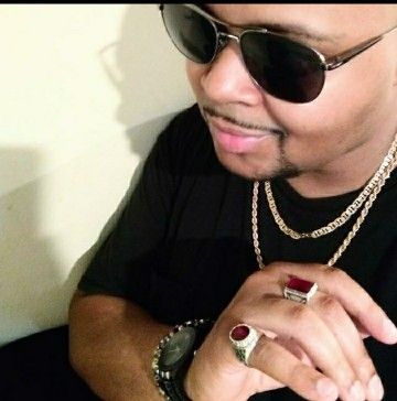 highcharisma is Single in Chicago, Illinois, 2