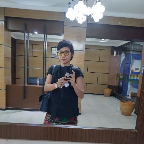 Laura_widya_purba