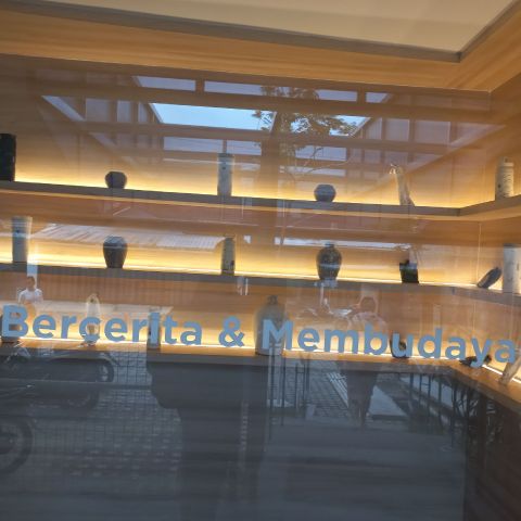 Sellytia
