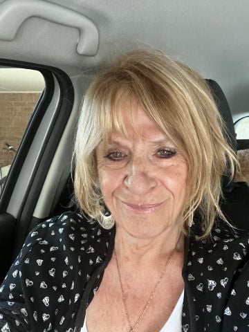 brokenbay is Single in ettalong beach, New South Wales, 3