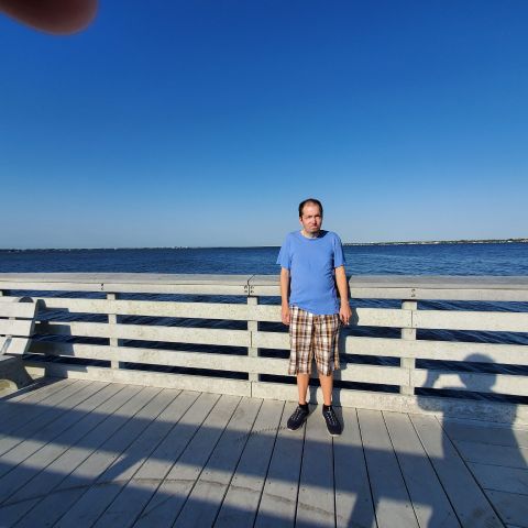 AndrewE7 is Single in Chicago, Illinois, 2