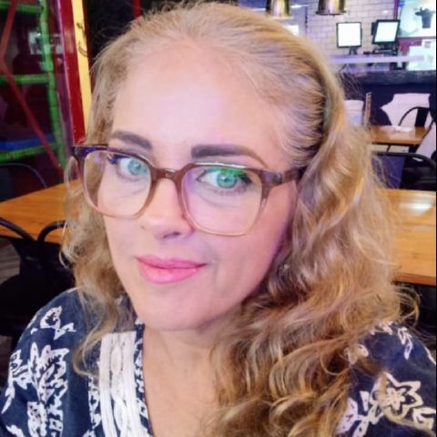 ClaudiaAlarcon77