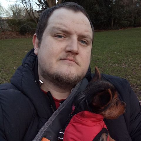 IamBatDave is Single in Rochester, England, 6