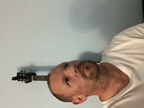 ALex171717 is Single in London, England, 5