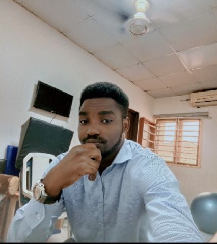 ElvisNze001