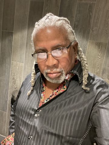 KindGentleman is Single in Vallejo, California, 8