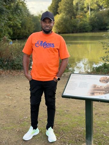 ILOCHI is Single in crystal palace, England, 2