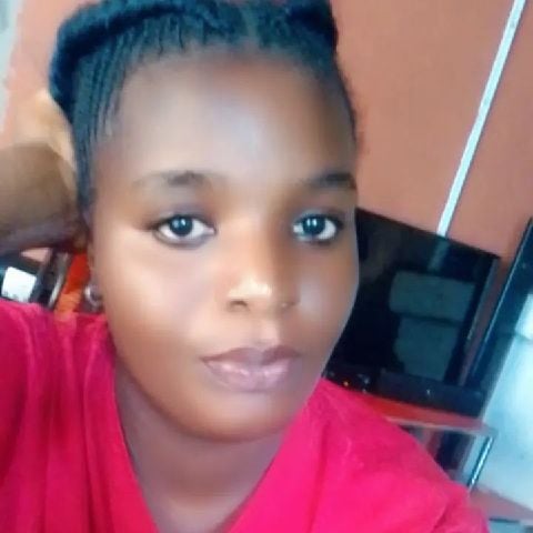 Fauzia059