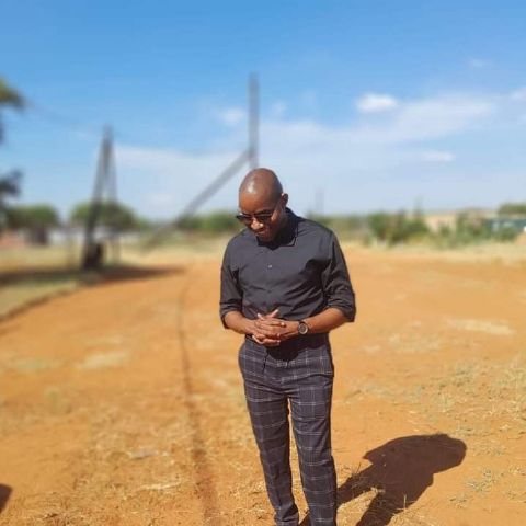 Vusi90