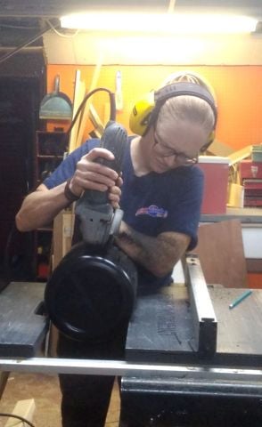 J_22 is Single in Port Colborne, Ontario, 6