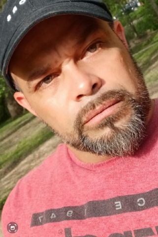 RockswoodMoutains is Single in ASHEVILLE, North Carolina, 2