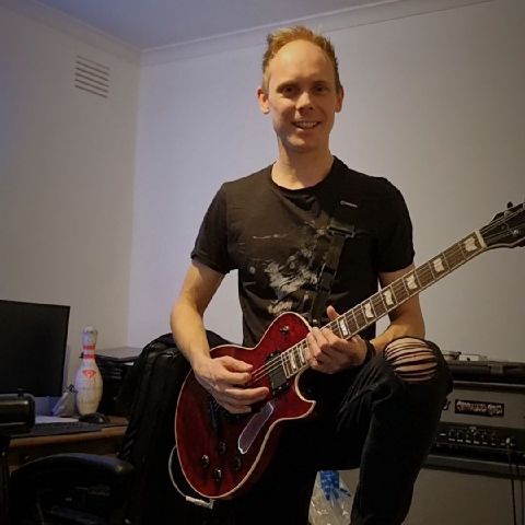 Stuie is Single in Wyndham Vale, Victoria, 6