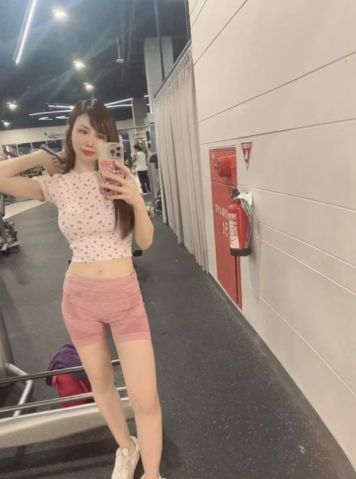 Evangeline11 is Single in Paris, Ile-De-France, 3