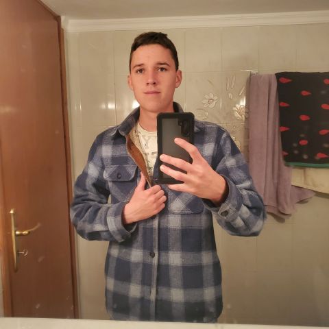 Mathiasthe1st is Single in Camas, Washington, 2